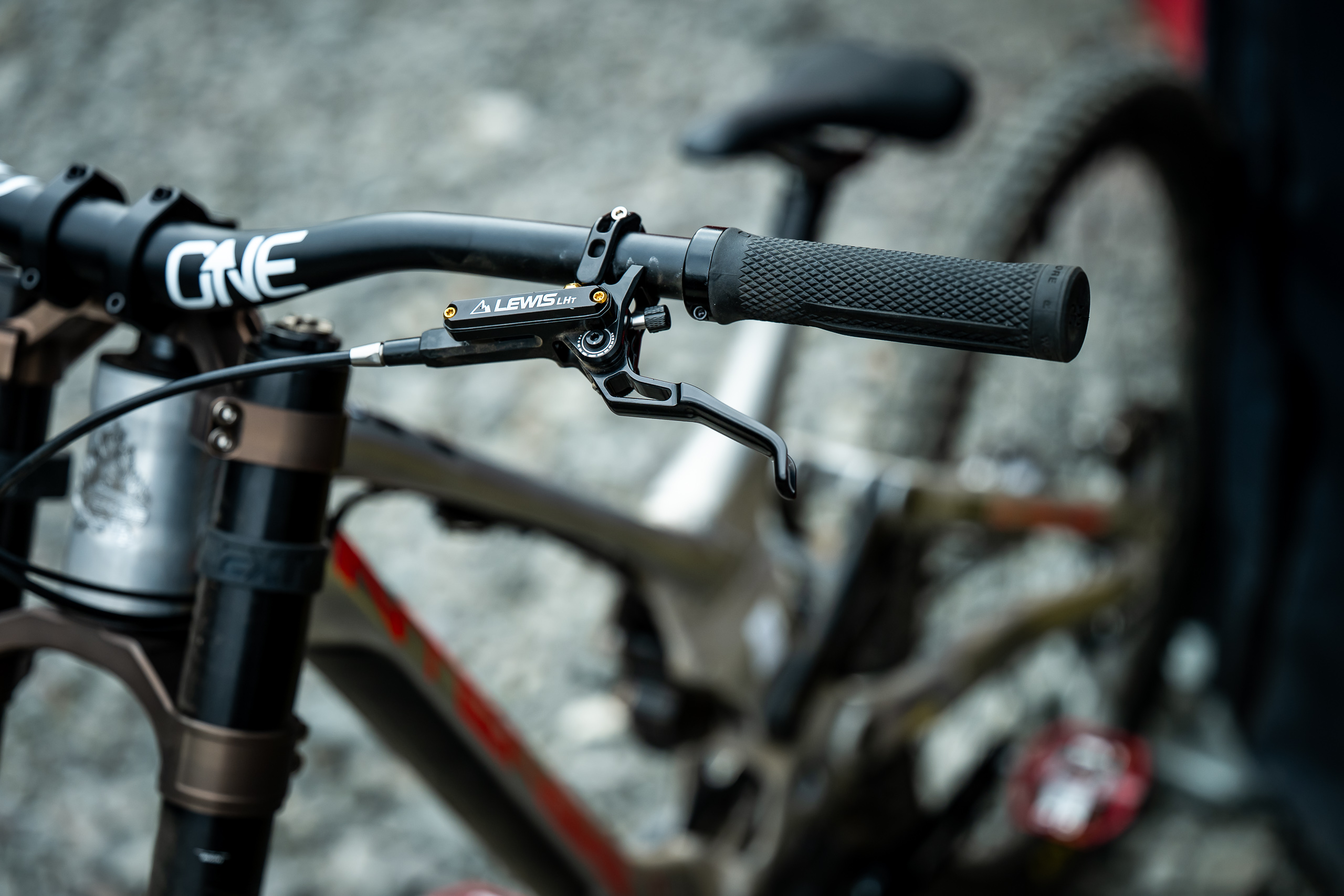 Intense Factory Racing equipped with Lewis brakes